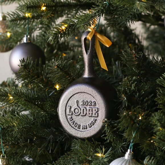 Lodge Cast Iron 2022 Holiday Mini Skillet - LIMITED EDITION - Picture 2 of 5